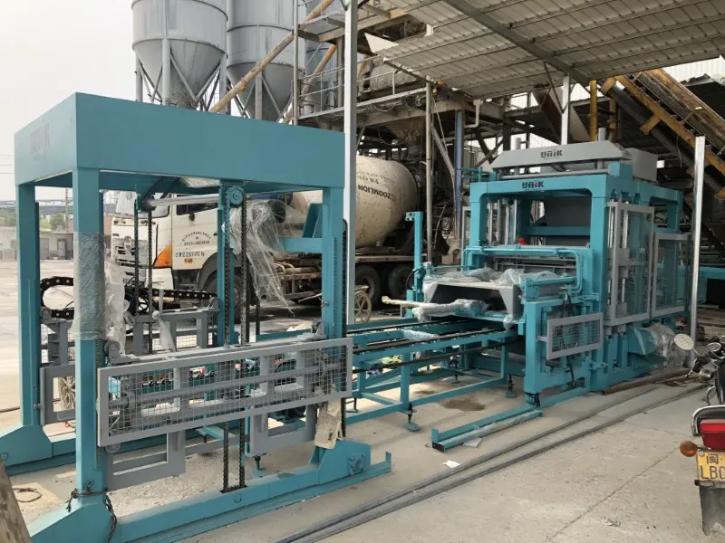 Sement blok maşınları haqqında bilmək lazım olanların hamısı: növləri və hopper lift sürətləri izah edildi